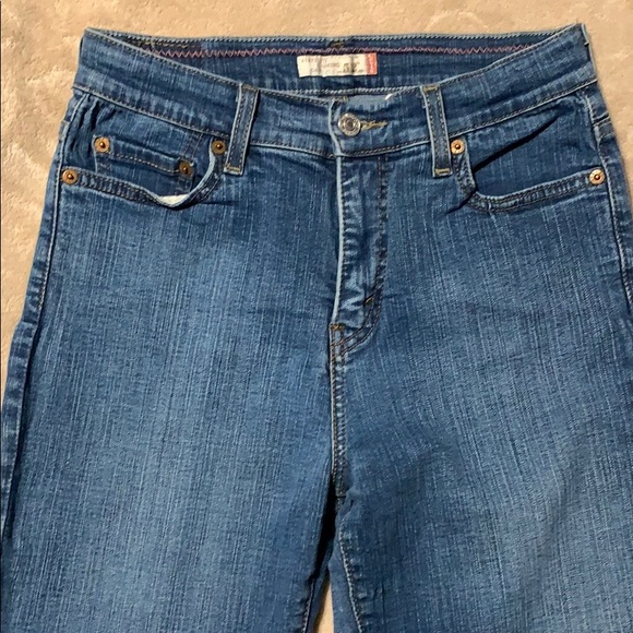 levi's stretch capris
